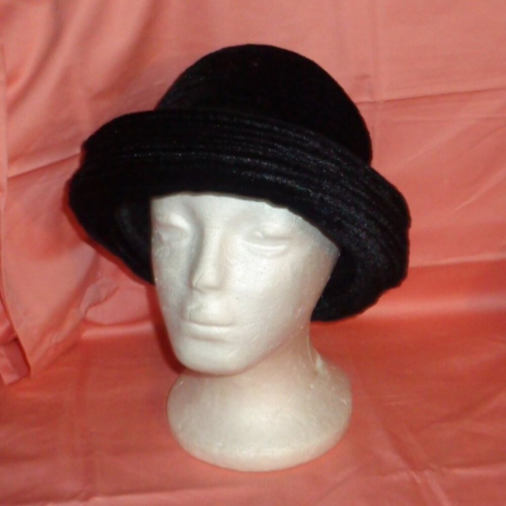 VINTAGE BETMAR BLACK WINTER HAT-SZ 6 TO 7-EXCELLENT